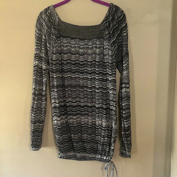 Maurices Black White Wavy Stripe Print Light Knit Sweater Tunic Top, Medium - Picture 3 of 10